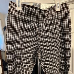 Old Navy Stevie High Rise Pull On Legging Size Small- plaid with pleats- SO CUTE